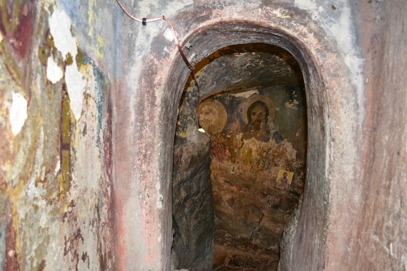 Фрески в пещере Фрески в пещере