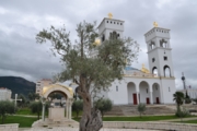 Источник у входа в храм